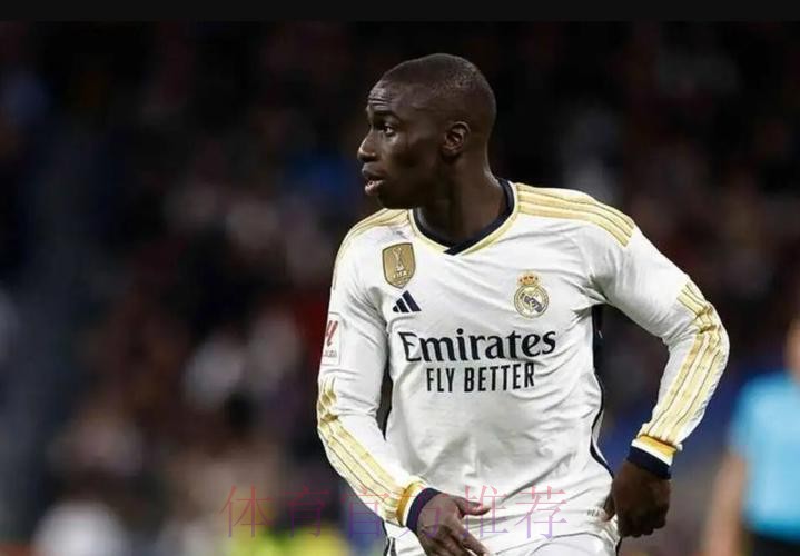 门迪伤病不断 皇马希望明夏低价签下戴维斯 门迪伤病不断 皇马希望明夏低价签下戴维斯